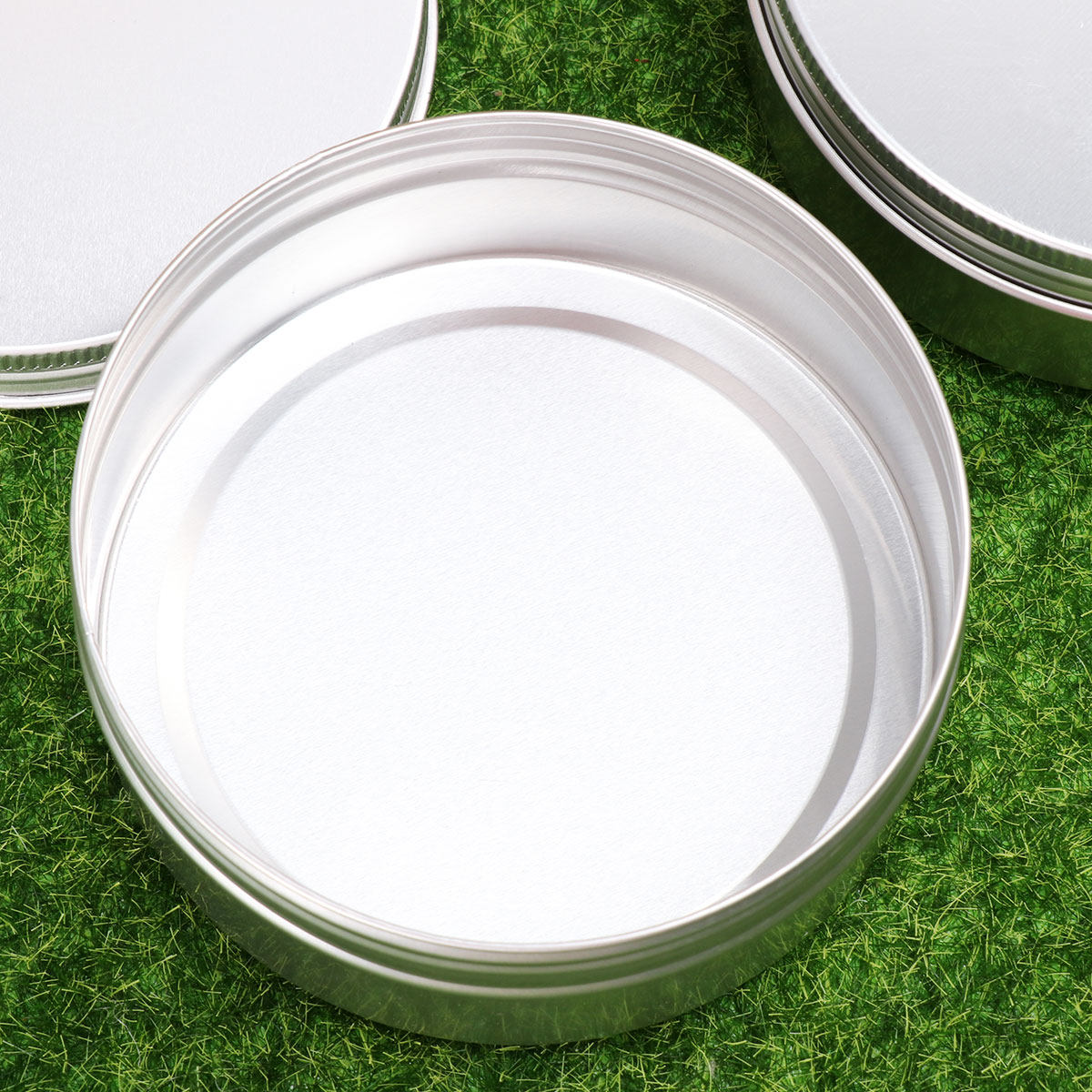 10個入り、ねじ込み式のアルミ製缶。再利用可能な円形の蓋付き - Tin Container Lid のレビューと価格
